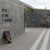 Le président de la République française Emmanuel Macron et le prince Frederik de Danemark lors de la cérémonie de dépôt de gerbe au monument des soldats tombés à la citadelle de Copenhague - Le couple présidentiel français en visite d'État à Copenhague, Danemark, le 28 août 2018. © Ludovic Marin/Pool/Bestimage