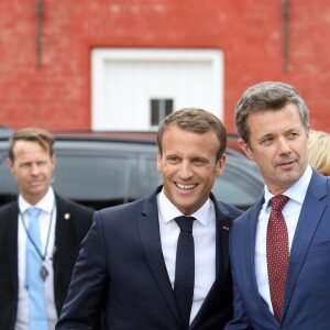 Le prince Frederik, La princesse Mary de Danemark, le président de la République française Emmanuel Macron et sa femme la Première Dame Brigitte Macron (Trogneux) lors de la cérémonie de dépôt de gerbe au monument des soldats tombés à la citadelle de Copenhague - Le couple présidentiel français en visite d'État à Copenhague, Danemark, le 28 août 2018. © Ludovic Marin/Pool/Bestimage