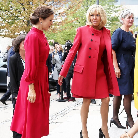 La première dame Brigitte Macron arrive à l'Académie royale des beaux-arts du Danemark à Copenhague avec la princesse Mary de Danemark le 28 août 2018. © Dominique Jacovides / Bestimage