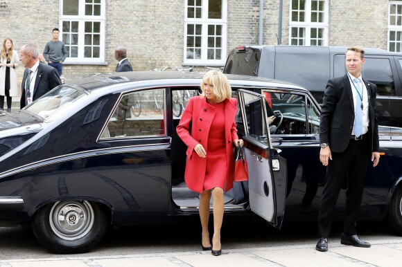 La première dame Brigitte Macron arrive à l'Académie royale des beaux-arts du Danemark à Copenhague avec la princesse Mary de Danemark le 28 août 2018. © Dominique Jacovides / Bestimage