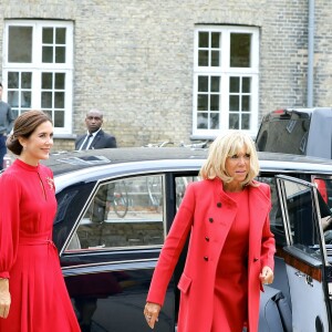 La première dame Brigitte Macron arrive à l'Académie royale des beaux-arts du Danemark à Copenhague avec la princesse Mary de Danemark le 28 août 2018. © Dominique Jacovides / Bestimage