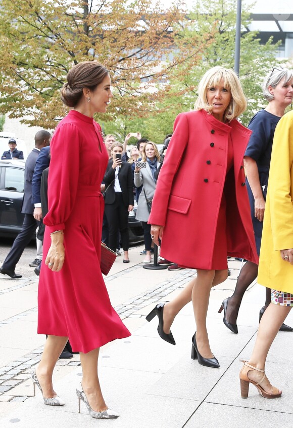 La première dame Brigitte Macron arrive à l'Académie royale des beaux-arts du Danemark à Copenhague avec la princesse Mary de Danemark le 28 août 2018. © Dominique Jacovides / Bestimage