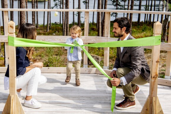 Le prince Alexander de Suède, accompagné de ses parents le prince Carl Philip et la princesse Sofia de Suède, a inauguré le 23 août 2018 une plate-forme d'observation à son nom au sein de la réserve naturelle Nynä dans le duché de Södermanland, dont il est le duc et où il effectuait, à 2 ans, sa première visite officielle.