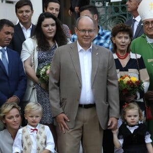 Gareth Wittstock et Sean Wittstock (frères de la Princesse Charlène de Monaco), Jean Leonard de Massy, la princesse Charlène de Monaco avec le prince Jacques de Monaco, Mélanie de Massy, le prince Albert II de Monaco avec la princesse Gabriella de Monaco, la baronne Elisabeth Ann de Massy, Monseigneur Barsi - Traditionnel Pique-nique des Monégasques dans les jardins du parc Princesse Antoinette à Monaco, le 31 août 2018. La famille a assisté à une danse folklorique animée par le groupe "La Paladienne". © Claudia Albuquerque/Bestimage