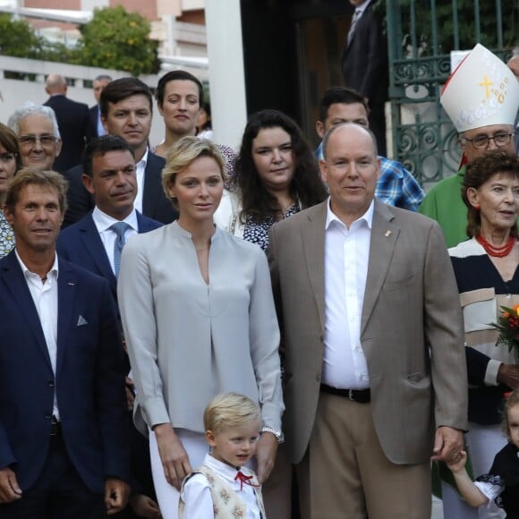 Gareth Wittstock et Sean Wittstock (frères de la Princesse Charlène de Monaco), Jean Leonard de Massy, la princesse Charlène de Monaco avec le prince Jacques de Monaco, Mélanie de Massy, le prince Albert II de Monaco avec la princesse Gabriella de Monaco, la baronne Elisabeth Ann de Massy, Monseigneur Barsi, Georges Marsan (Maire de Monaco) - Traditionnel Pique-nique des Monégasques dans les jardins du parc Princesse Antoinette à Monaco, le 31 août 2018. © Claudia Albuquerque/Bestimage