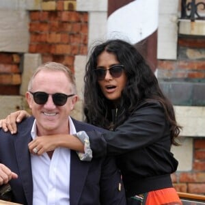 Salma Hayek et son mari François-Henri Pinault prennent un taxi boat à Venise lors du 75ème festival du film, la Mostra le 31 août 2018.