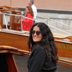 Salma Hayek et son mari François-Henri Pinault prennent un taxi boat à Venise lors du 75ème festival du film, la Mostra le 31 août 2018.