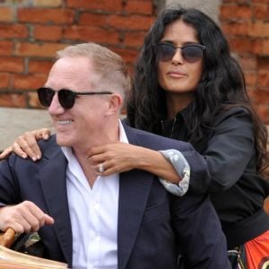 Salma Hayek et son mari François-Henri Pinault prennent un taxi boat à Venise lors du 75ème festival du film, la Mostra le 31 août 2018.