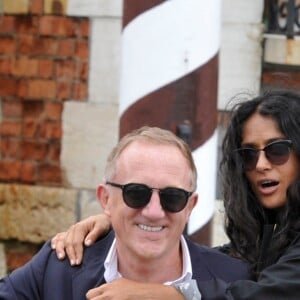 Salma Hayek et son mari François-Henri Pinault prennent un taxi boat à Venise lors du 75ème festival du film, la Mostra le 31 août 2018.