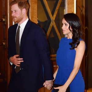 Le prince Harry et Meghan Markle (robe Jason Wu), duc et duchesse de Sussex, à leur arrivée pour le gala de charité The Royal Armouries' 100 Days to Peace au Central Hall Westminster à Londres le 6 septembre 2018, une soirée musicale commémorant le centenaire des cent derniers jours de la Première Guerre mondiale.