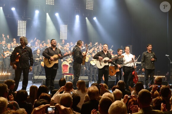 Rey, Babato, Kema, Joseph Gautier, Mounin et Chico - Chico & The Gypsies en concert à l'Olympia à Paris, le 15 avril 2014.
