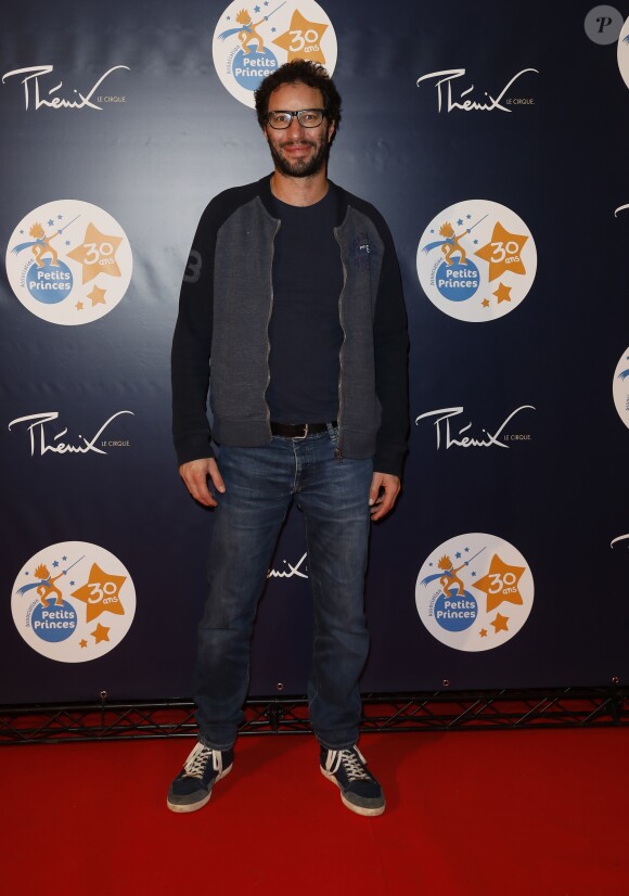 Manu Levy - Les 30 ans de Petits Princes au Cirque Phenix. L'association Les Petits Princes fête ses 30 ans cette année. Depuis sa création, elle réalise les rêves d'enfants malades. Grâce à elle, sept enfants qui en rêvaient vont participer au spectacle du Cirque Phénix à Paris le 24 Novembre 2017 © Marc Ausset-Lacroix/Bestimage