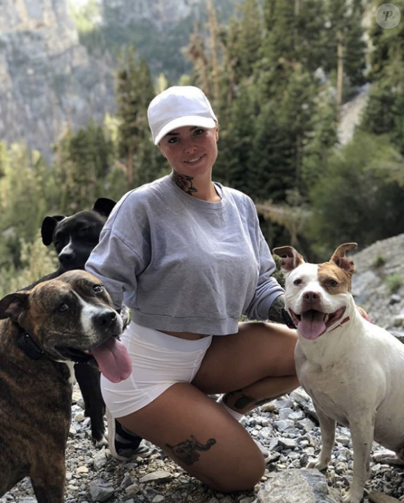 Christy Mack avec ses chiens dans le Nevada en septembre 2018, photo Instagram.