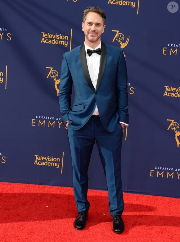 Thomas Sadoski aux Primetime Creative Arts Emmy Awards au Microsoft Theater à Los Angeles, le 9 septembre 2018.