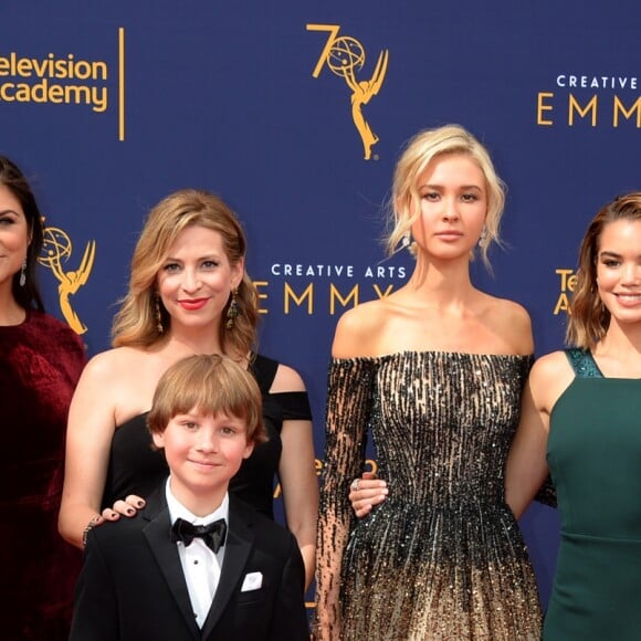Emery Kelly, Tiffani Thiessen, Jolie Jenkins (enceinte), Isabel May, Paris Berelc aux Primetime Creative Arts Emmy Awards au Microsoft Theater à Los Angeles, le 9 septembre 2018.