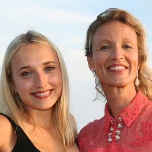 Exclusif - Alexandra Lamy et sa fille Chloé Jouannet - 6ème gala annuel de l'unité d'Antibes Juan les Pins, Vallauris, Golfe Juan, de la Croix Rouge française dans le cadre du prestigieux hôtel Eden Roc au Cap d'Antibes, le 2 juin 2018. © Franck Fernandes / Nice Matin / Bestimage