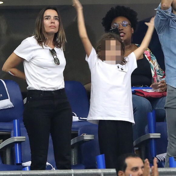 Élodie Bouchez, son mari Thomas Bangalter (groupe Daft Punk), leur fils Roxan et Tara-Jay, François Civil et Joséphine Japy dans les tribunes lors de la Ligue des nations opposant la France aux Pays-Bas, au Stade de France, à Saint-Denis, Seine Saint-Denis, France, le 9 septembre 2018. La France a gagné 2-1. © Cyril Moreau/Bestimage