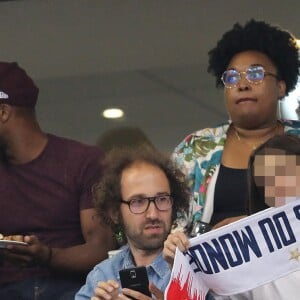 Sylvain Wiltord, Élodie Bouchez, son mari Thomas Bangalter (groupe Daft Punk), leur fils Roxan et Tara-Jay et Alicia Aylies (Miss France 2017) dans les tribunes lors de la Ligue des nations opposant la France aux Pays-Bas, au Stade de France, à Saint-Denis, Seine Saint-Denis, France, le 9 septembre 2018. La France a gagné 2-1. © Cyril Moreau/Bestimage