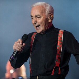 Exclusif - Charles Aznavour en concert à l'Accorhotels Arena (POPB Bercy) à Paris. Le 13 décembre 2017 © Cyril Moreau / Bestimage