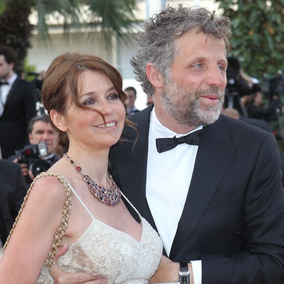 STEPHANE GUILLON ET MURIEL COUSIN - MONTEE DES MARCHES DU FILM "LAWLESS" LORS DU 65EME FESTIVAL DU FILM DE CANNES LE 19 MAI 2012.