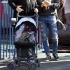 Hilary Duff et sa soeur Haylie Duff - Hilary Duff passe la journée au Farmer's Market avec son fils Luca à Studio City, le 17 décembre 2017.