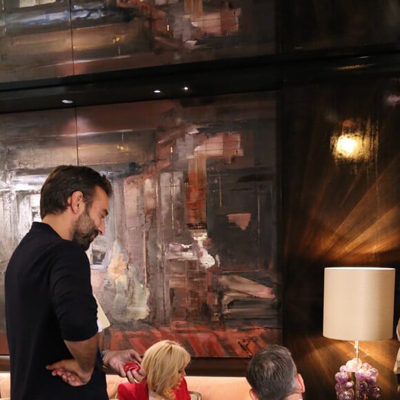 Brigitte Macron - Visite de l'exposition Brut et Précieux, à la Compagnie des Philanthropes à Paris, le jeudi 13 septembre 2018. Ici : Brigitte Macron, Laura Gonzalez