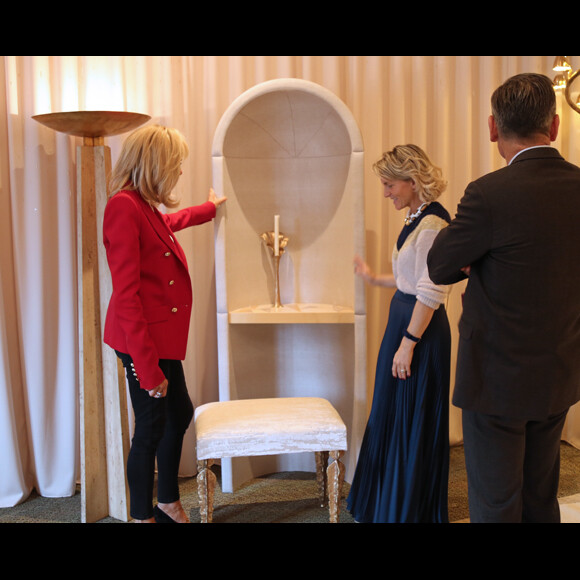 Brigitte Macron - Visite de l'exposition Brut et Précieux, à la Compagnie des Philanthropes à Paris, le jeudi 13 septembre 2018. Ici : Brigitte Macron, Anne-Sophie Pailleret 