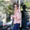 Semi-exclusif - Laeticia Hallyday à la sortie de Meche Hair Salon en compagnie de son coiffeur à Beverly Hills, Los Angeles, Californie, Etats-Unis, le 14 septembre 2018.