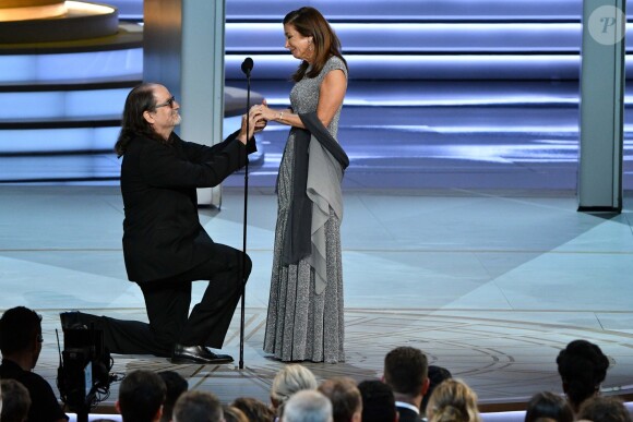 Glenn Weiss, récompensé, a demandé sa compagne Jan Svendsen en mariage lors de la 70e cérémonie des Emmy Awards au Microsoft Theater de Los Angeles, le 17 septembre 2018