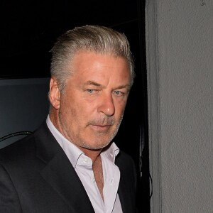 Alec Baldwin et sa femme Hilaria Baldwin, faisant quelque peu la tête, sont allés dîner au restaurant Craig à West Hollywood. Le 16 septembre 2018