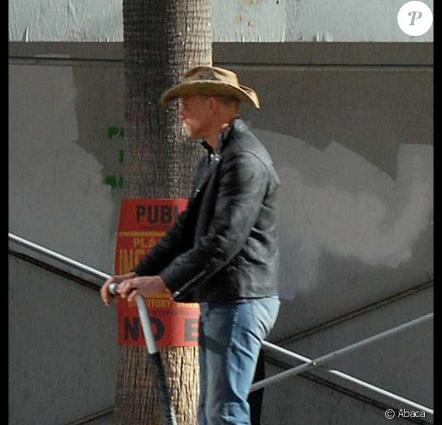 Quand Woody Harrelson Chasse Le Zombie Sur Hollywood Boulevard Purepeople