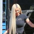 Exclusif - Kylie Jenner, vêtue d'un jean en latex très moulant se promène à Los Angeles le 8 septembre 2018.