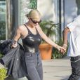 Kylie Jenner et son compagnon Travis Scott sont allés faire du shopping à la bijouterie Polacheck à Calabasas, le 13 août 2018.
