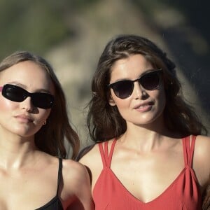 Lily Rose Depp, Laetitia Casta au photocall de "L'homme Fidèle" au 66ème Festival du Film de Saint-Sébastien, le 22 septembre 2018.