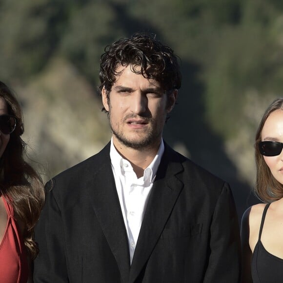 Lily Rose Depp, Laetitia Casta, Louis Garrel au photocall de "L'homme Fidèle" au 66ème Festival du Film de Saint-Sébastien, le 22 septembre 2018.