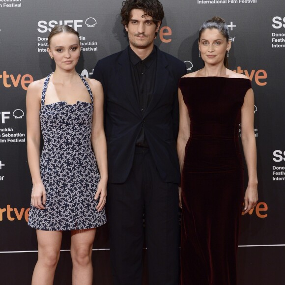Lily Rose Depp, Louis Garrel et sa femme Laetitia Casta - Les célébrités arrivent à la première du film 'A Faithful Man' lors du 66ème festival du film de San Sebastian en Espagne le 22 septembre 2018.