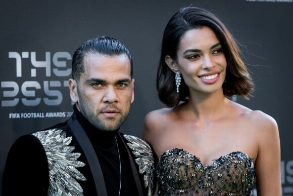 Dani Alves et sa femme Joana Sanz lors de la cérémonie des Best Fifa Awards 2018 au Royal Festival Hall à Londres, le 25 septembre 2018. © Cyril Moreau/Bestimage