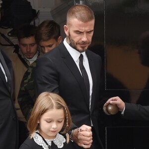 David Beckham et Harper Beckham - David Beckham et ses enfants quittent le défilé Victoria Beckham à Londres lors de la Fashion Week le 16 septembre 2018.