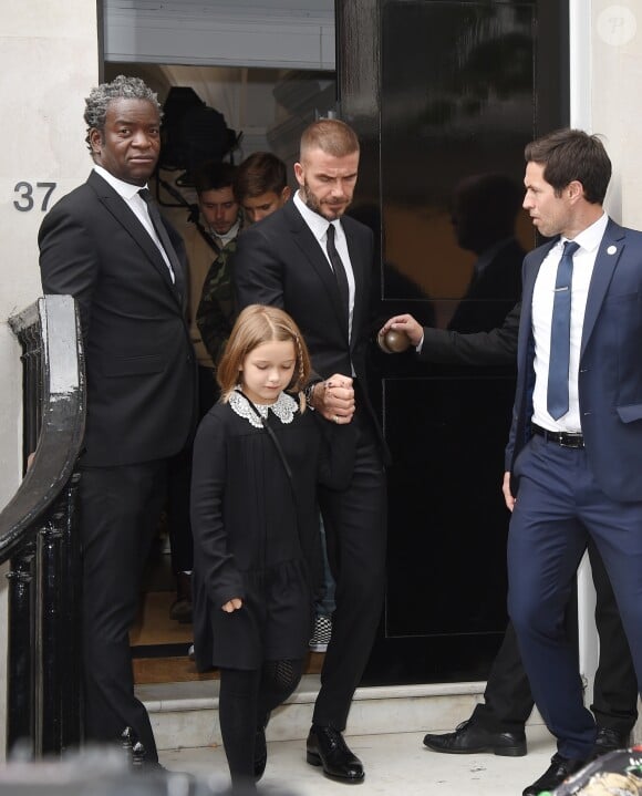 David Beckham et Harper Beckham - David Beckham et ses enfants quittent le défilé Victoria Beckham à Londres lors de la Fashion Week le 16 septembre 2018.