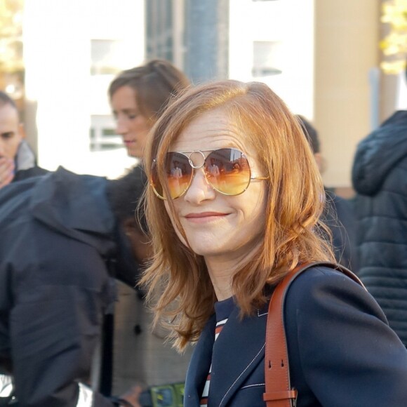 Isabelle Huppert - Défilé Chloé collection prêt-à-porter printemps-été 2019" à la Maison de la Radio lors de la Fashion Week de Paris, le 27 septembre 2018. © CVS / Veeren / Bestimage
