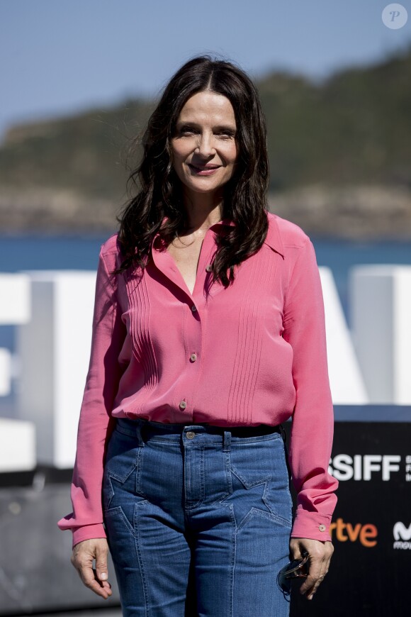 Juliette Binoche lors du photocall du film "Vision" au 66ème Festival International du Film de San Sebastian. Le 26 septembre 2018