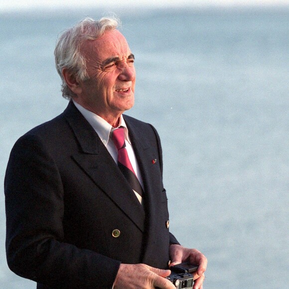 Charles Aznavour en Arménie en 2001.