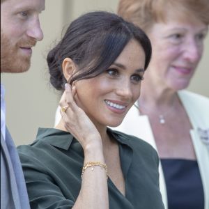 Le prince Harry, duc de Sussex, et Meghan Markle, duchesse de Sussex, inaugurent l'université technologique à Bognor Regis. C'est leur première visite dans le comté de Sussex depuis leur mariage. Le 3 octobre 2018.