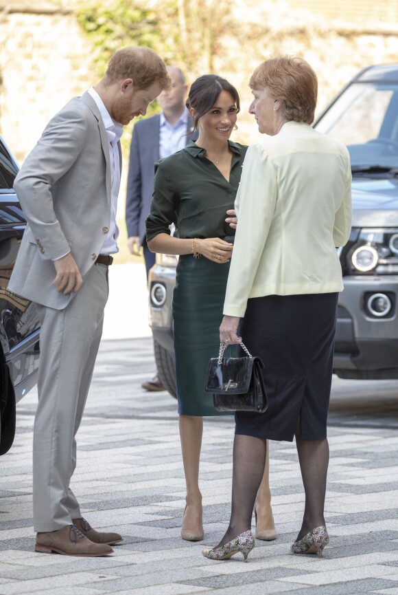 Le prince Harry, duc de Sussex, et Meghan Markle, duchesse de Sussex, inaugurent l'université technologique à Bognor Regis. C'est leur première visite dans le comté de Sussex depuis leur mariage. Le 3 octobre 2018.