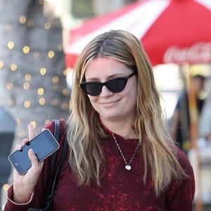 Exclusif - Mischa Barton fait du shopping à Beverly Hills, le 25 avril 2018.