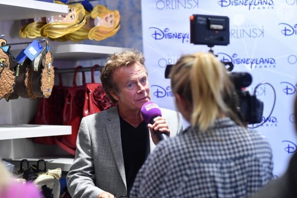 Exclusif - Franck Dubosc - Premier anniversaire de la collaboration entre le sculpteur Richard Orlinski et Disneyland Paris, au Disney Store, à Paris, le 4 octobre 2018. © Rachid Bellak/Bestimage