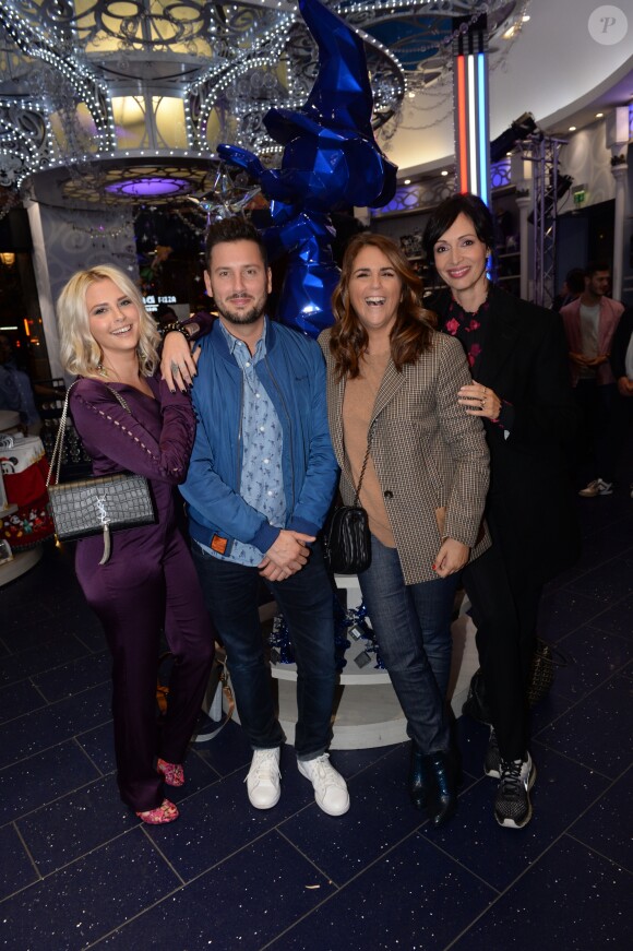 Exclusif - Maxime Guény, Kelly Vedovelli, Valérie Bénaïm et Géraldine Maillet - Premier anniversaire de la collaboration entre le sculpteur Richard Orlinski et Disneyland Paris, au Disney Store, à Paris, le 4 octobre 2018. © Rachid Bellak/Bestimage