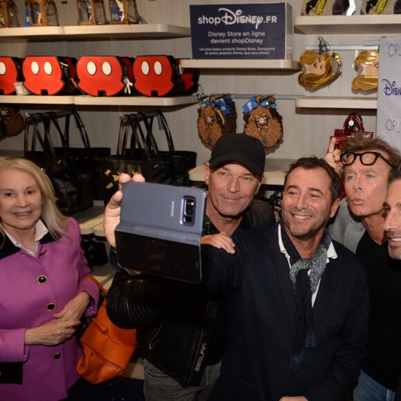 Exclusif - Laurent Baffie, Bernard Montiel, Franck Dubosc et Richard Orlinski - Premier anniversaire de la collaboration entre le sculpteur Richard Orlinski et Disneyland Paris, au Disney Store, à Paris, le 4 octobre 2018. © Rachid Bellak/Bestimage