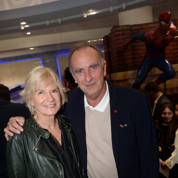 Exclusif - Catherine Ceylac et Yves Lecoq - Premier anniversaire de la collaboration entre le sculpteur Richard Orlinski et Disneyland Paris, au Disney Store, à Paris, le 4 octobre 2018. © Rachid Bellak/Bestimage