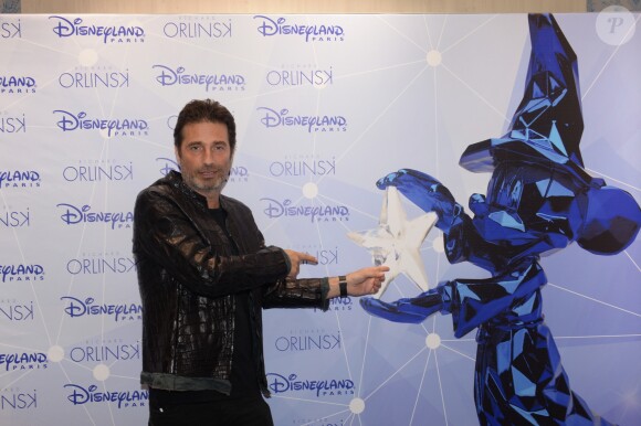 Exclusif - Premier anniversaire de la collaboration entre le sculpteur Richard Orlinski et Disneyland Paris, au Disney Store, à Paris, le 4 octobre 2018. © Rachid Bellak/Bestimage